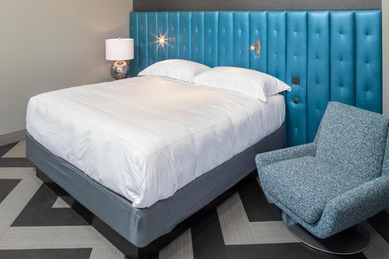 Hotel On Phillips Сиукс Фолс Екстериор снимка