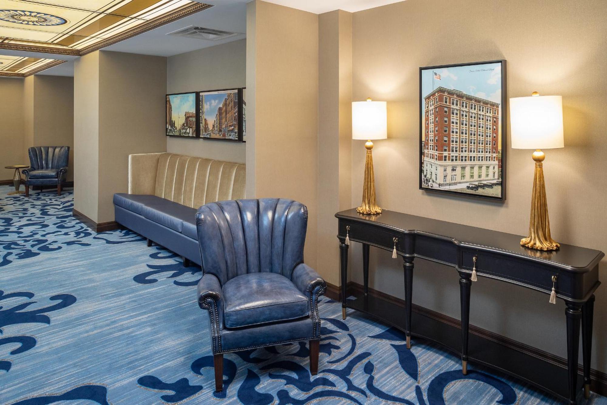 Hotel On Phillips Сиукс Фолс Екстериор снимка