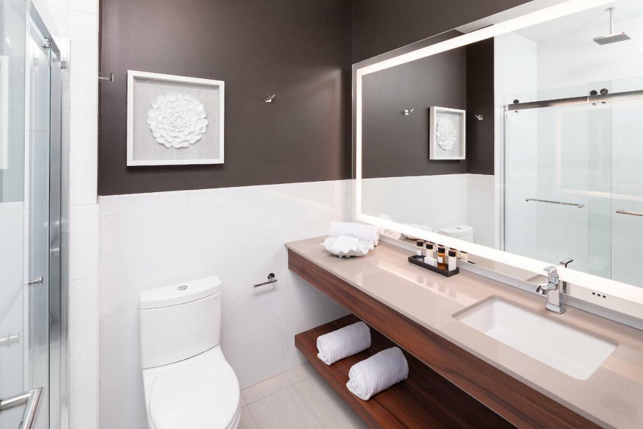 Hotel On Phillips Сиукс Фолс Екстериор снимка